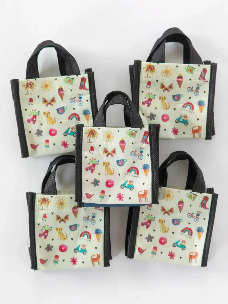 Mini bolsas de cumples recicladas Vive Feliz