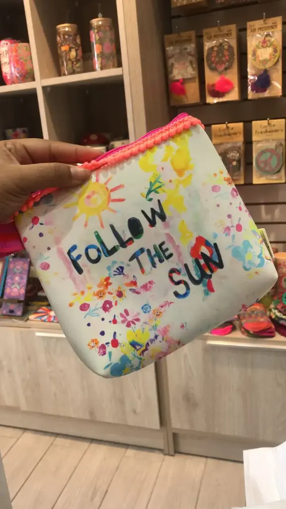 Pouch Cream Follow The Sun