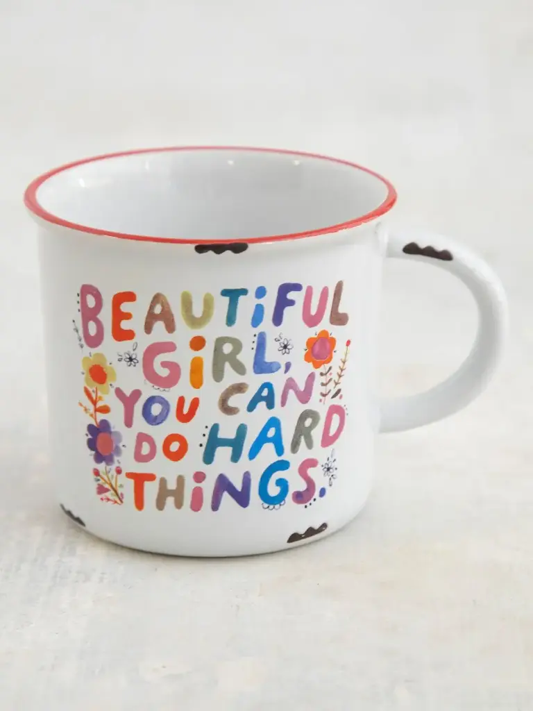 Taza de campamento Hermosa chica