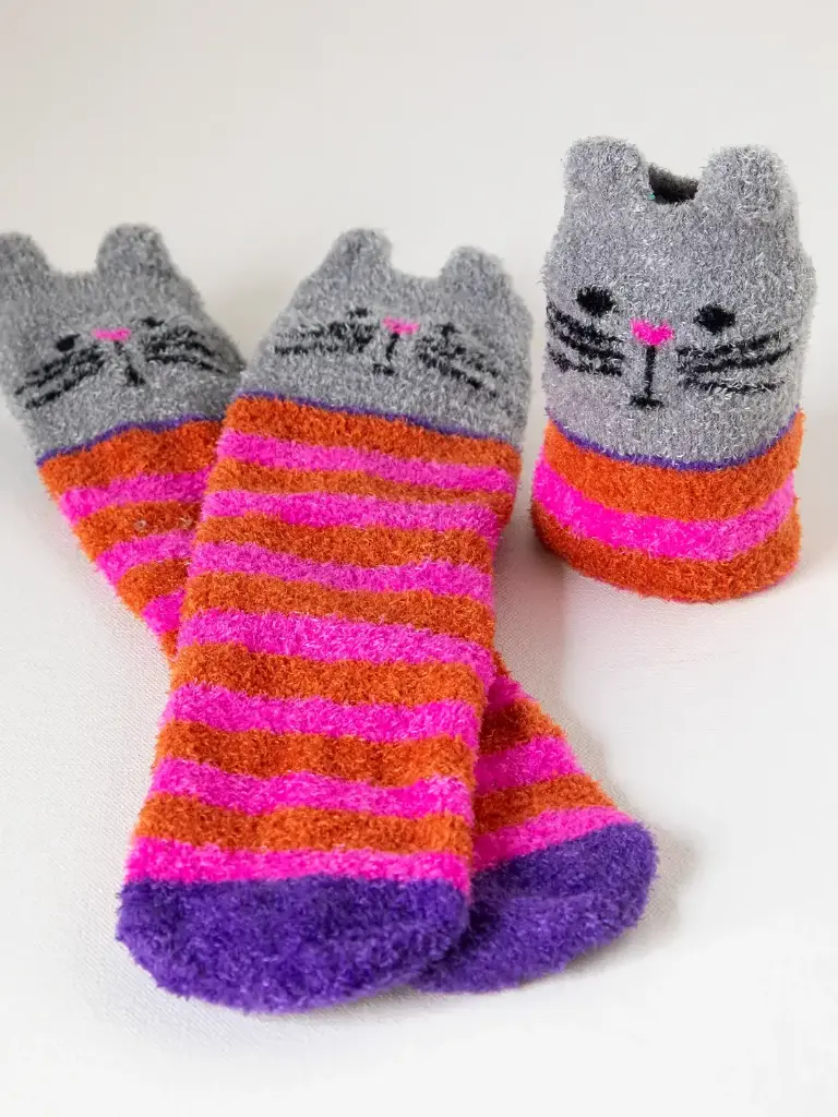 Medias de gatos rosadas brillante