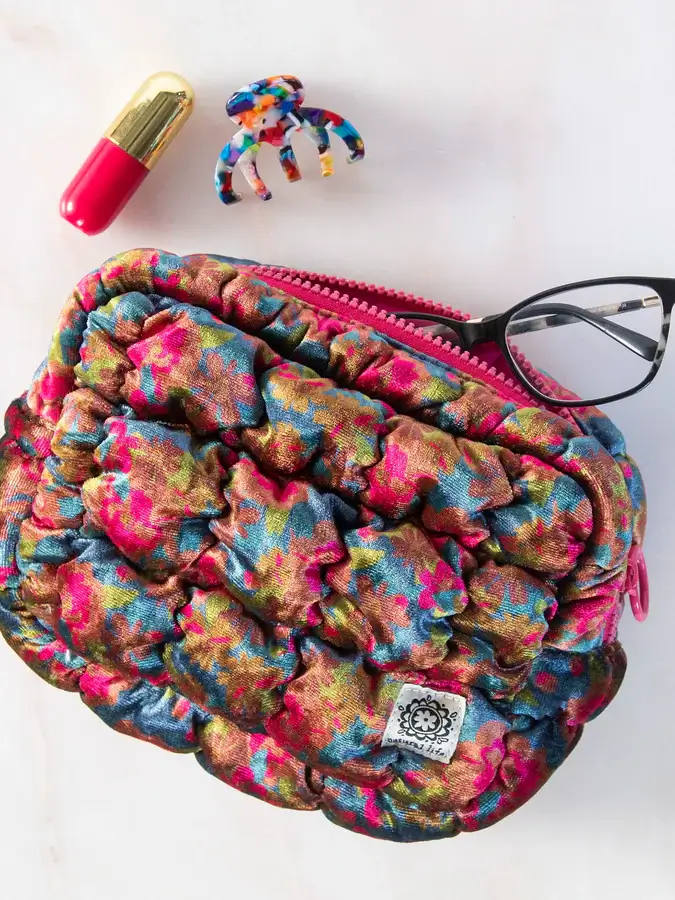Cartera Cosmetiquera Puffy en Velvet color Rosa