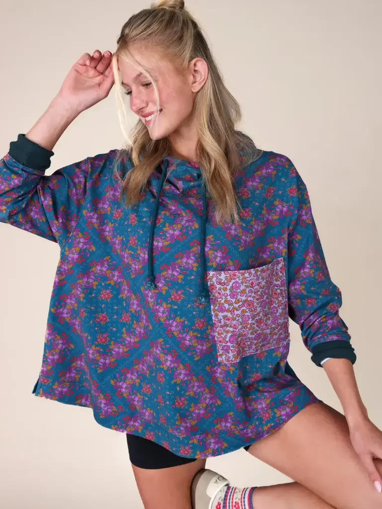 Abrigo Hooded en azul floreado