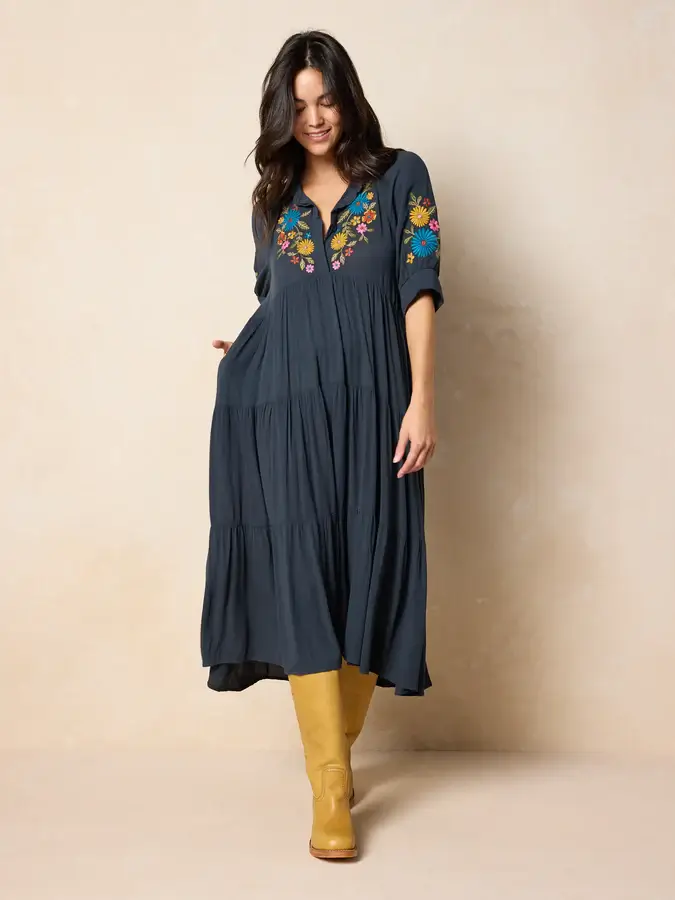 Vestido  M Rebecca Bordado Mangas y Frente 