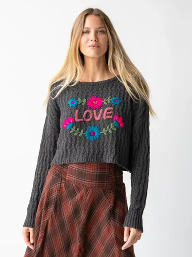 [SWTR000829] Little Things Embroidered Pull Over