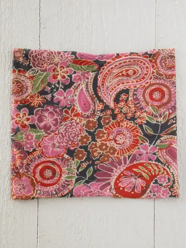 [BBW000200] Bandana Boho roja de parches