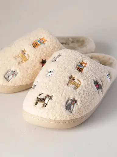 [SLP0000008] Pantunflas bordadas Daisies crema XL 10/11