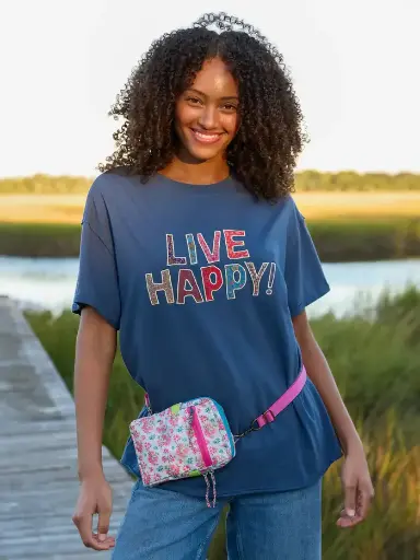 [TEE002017] Tshirt M azul jean Letras Bordadas Live Happy
