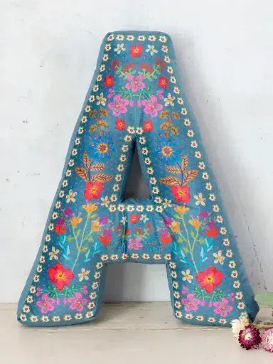 [PLW00153] Cojín Bordado Letra A flores tipicas