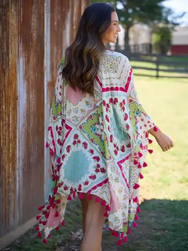 [KM000121] Kimono borlas rojas 